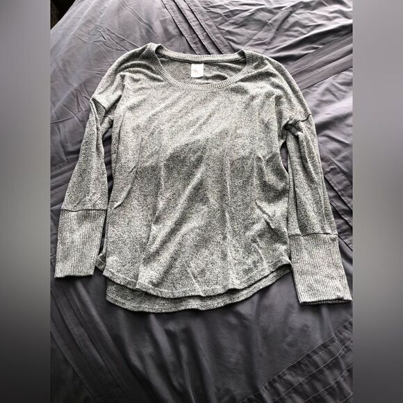 No Boundaries Sweater - Picture 1 of 4